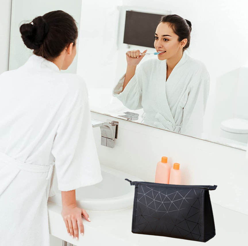 Black Diamond Pattern Makeup Pouch